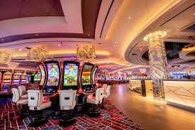 Antarmuka aplikasi mobile mega 188 menampilkan pilihan permainan slot dan kasino langsung